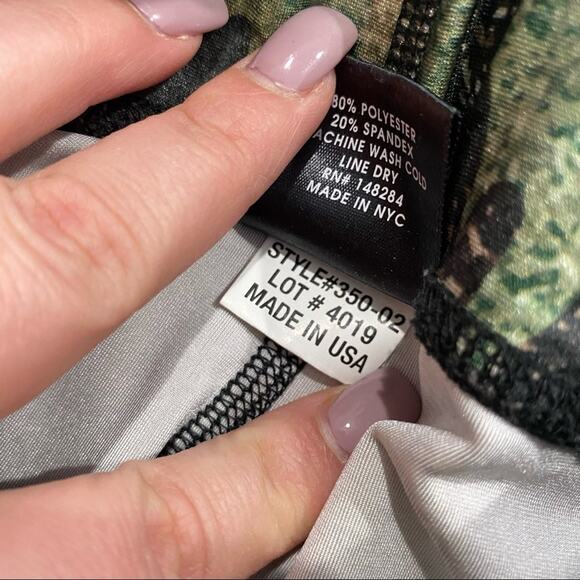 Terez Camo Tall Band Leggings Size S Metallic Green Silver Activewear Gym - Picture 10 of 10
